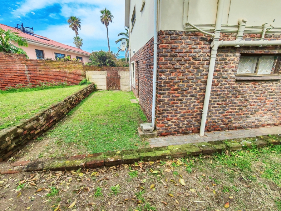 To Let 5 Bedroom Property for Rent in Gonubie Eastern Cape